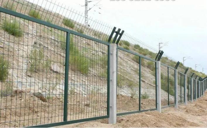 鐵路、公路、橋梁護欄網與隔離柵 安平縣鑫巖廠家推薦產品選購指南